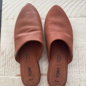 TOMS Women's Tan Mules